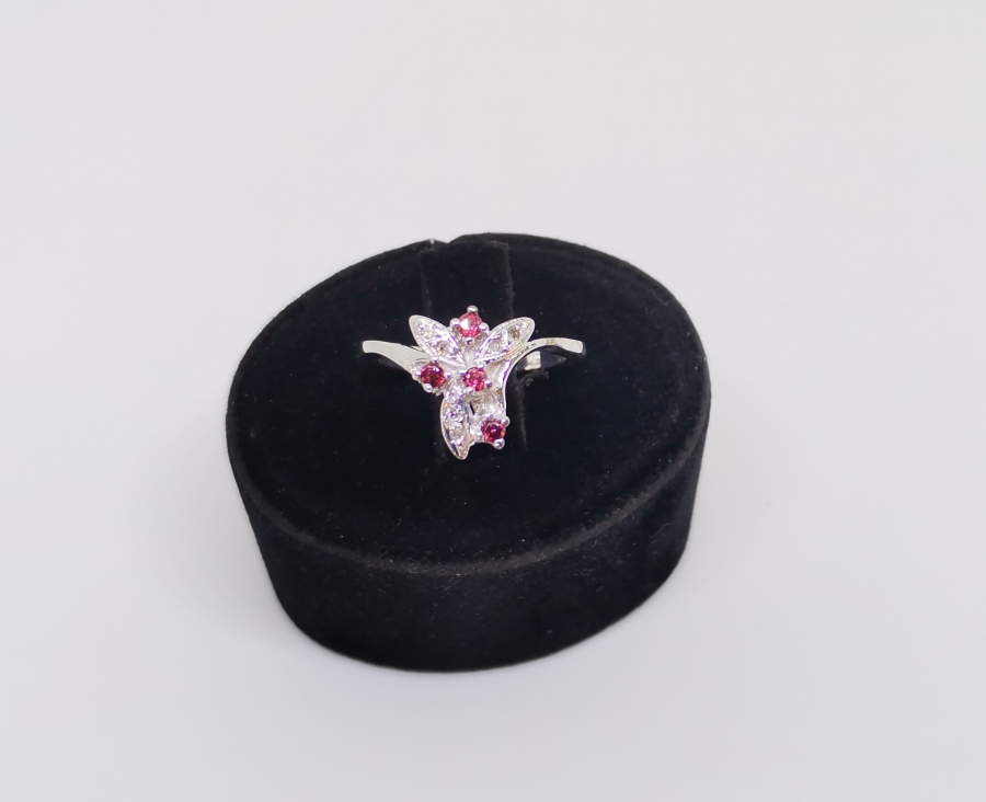 YAKUT VE PIRLANTA TAŞLI DANA BURNU MODELİ YÜZÜK