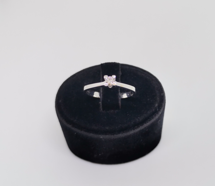 TEKTAŞLI PIRLANTA YÜZÜK