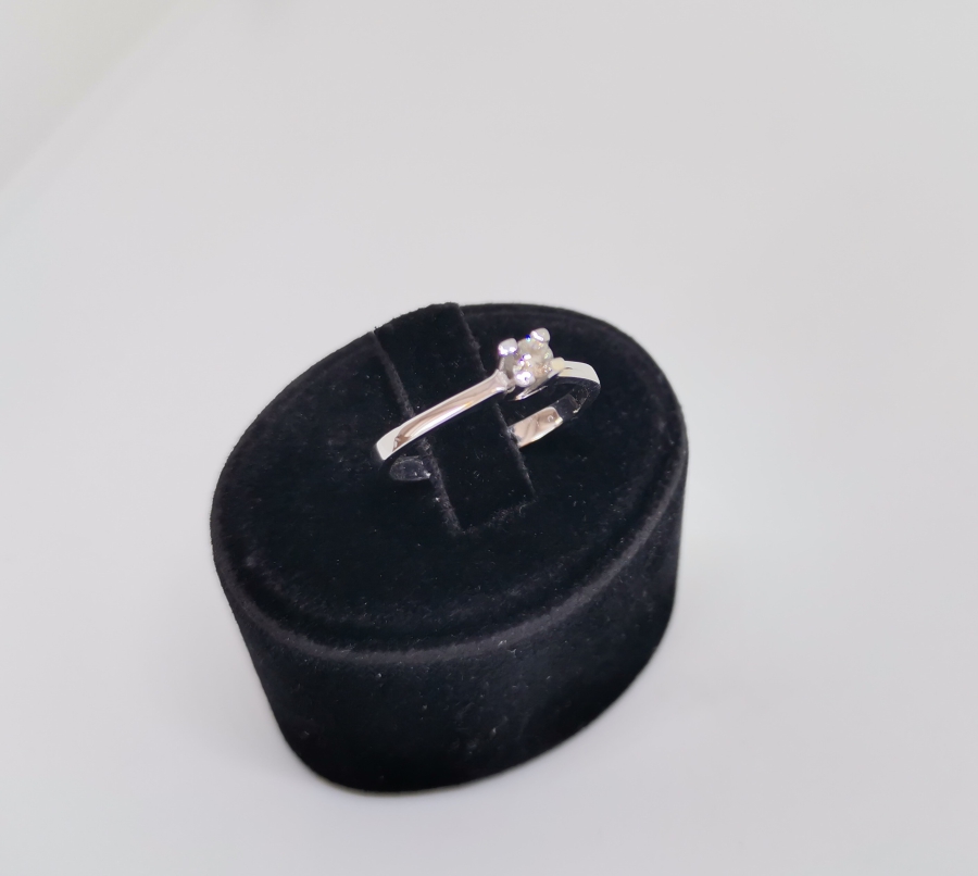 TEKTAŞLI PIRLANTA YÜZÜK