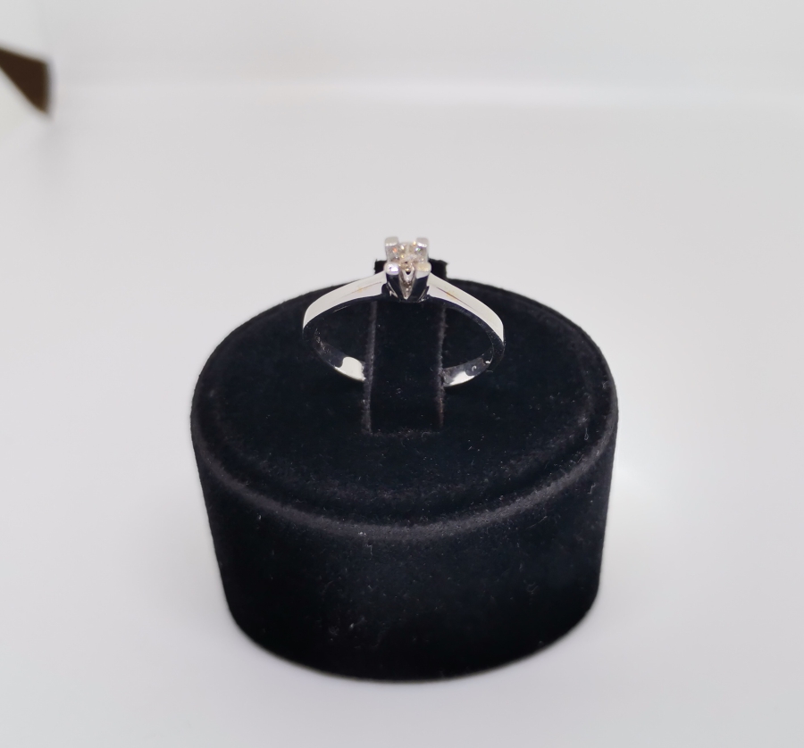 TEKTAŞLI PIRLANTA YÜZÜK