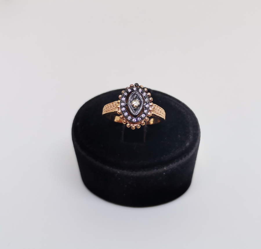 BEREKET TASVİRLİ ELMAS TAŞLI YÜZÜK