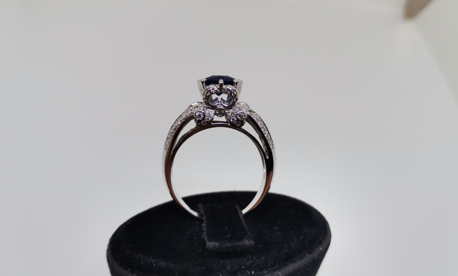 SAFİR VE PIRLANTA TAŞLI BAGET MODEL YÜZÜK