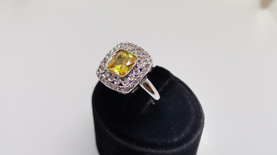 SİTRİN VE PIRLANTA TAŞLI AVRUPA BAGET MODELİ YÜZÜK