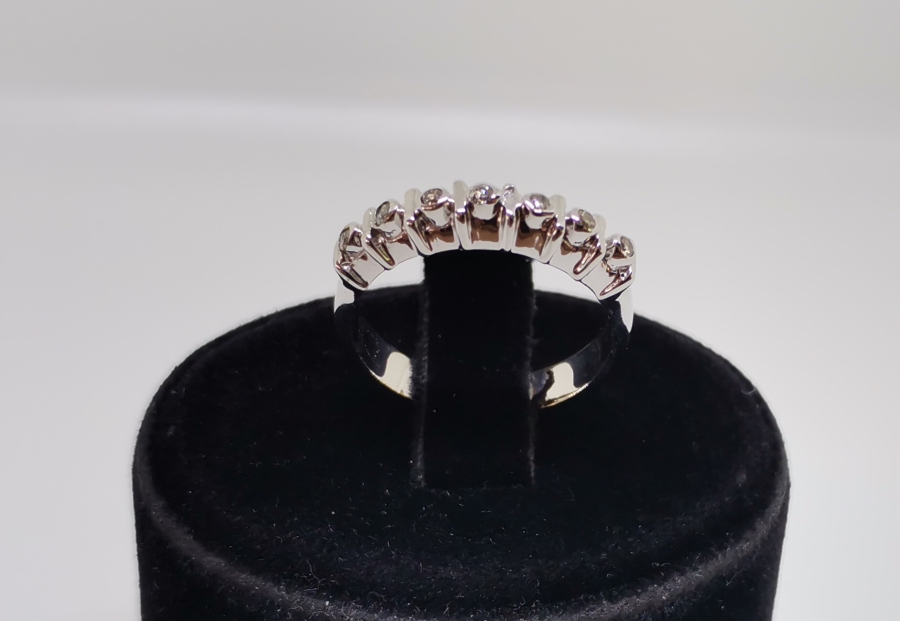 DIŞ BÜKEY YEDİ TAŞ MODEL PIRLANTA TAŞLI YÜZÜK