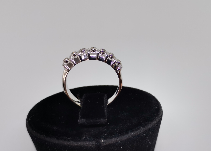 DIŞ BÜKEY YEDİ TAŞ MODEL PIRLANTA TAŞLI YÜZÜK