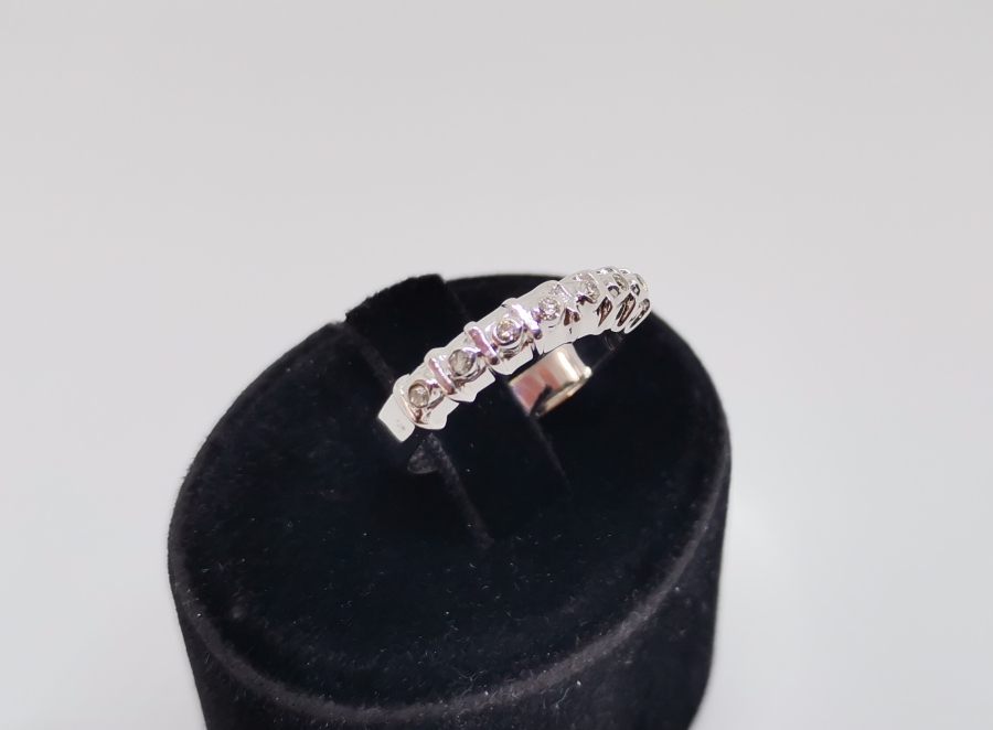 DIŞ BÜKEY YEDİ TAŞ MODEL PIRLANTA TAŞLI YÜZÜK