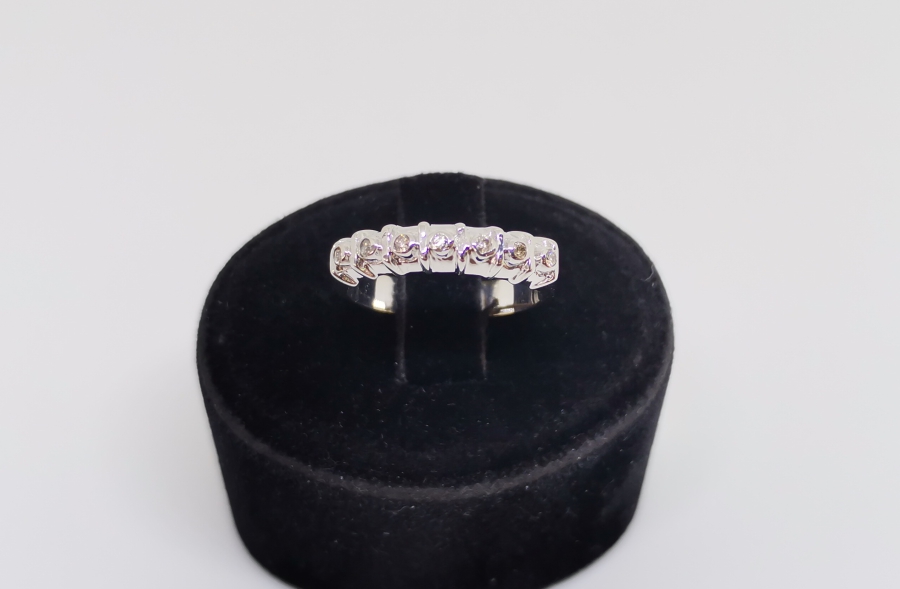 DIŞ BÜKEY YEDİ TAŞ MODEL PIRLANTA TAŞLI YÜZÜK