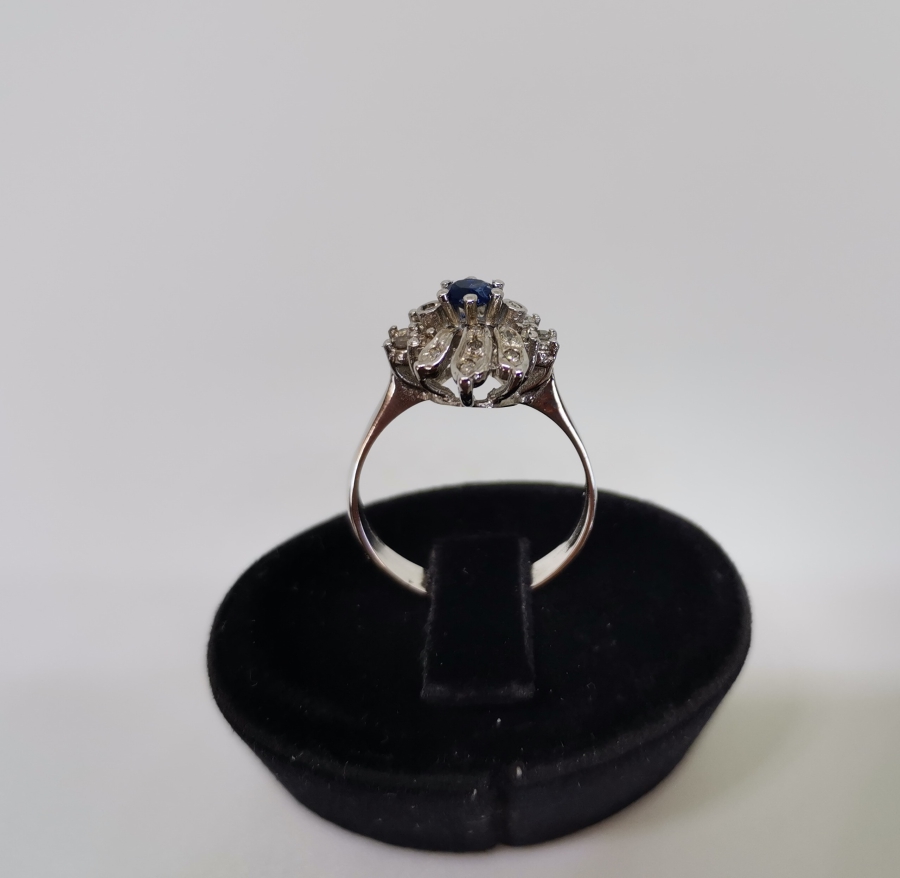 DAĞINIK DAL MODELİ SAFİR VE PIRLANTA TAŞLI YÜZÜK