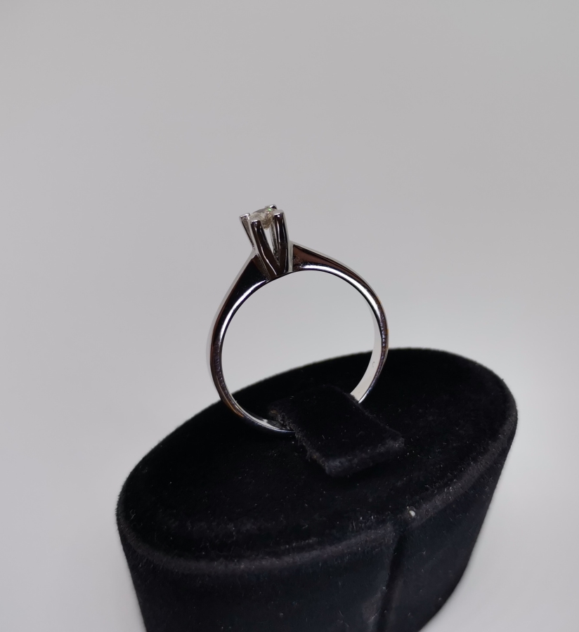 TEK TAŞ MODEL PIRLANTA YÜZÜK