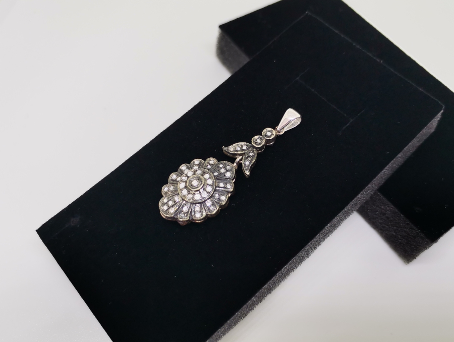 ELMAS TAŞLI HÜRREM MODELİ KOLYE UCU