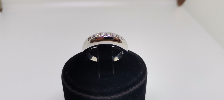 YEDİTAŞLI PIRLANTA YÜZÜK