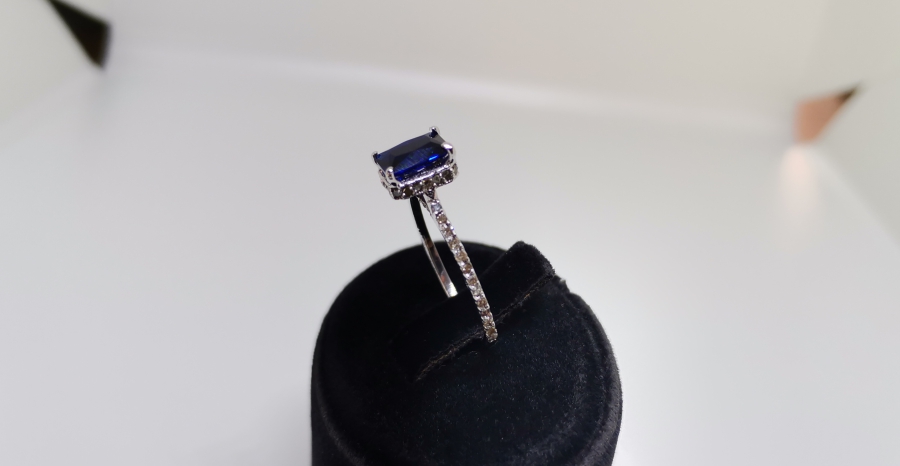 PIRLANTA VE SAFİR TAŞLI BAGET YÜZÜK