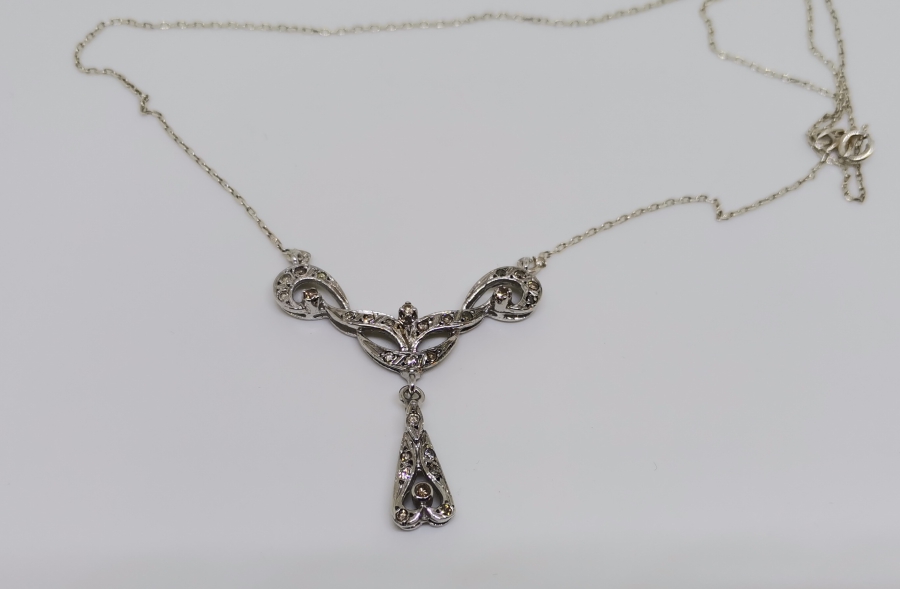 PIRLANTA TAŞLI GERDANLIK