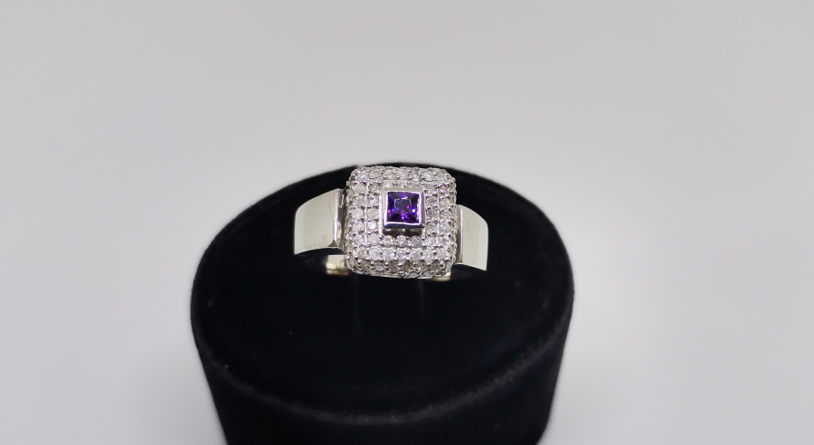 AMETİST VE PIRLANTA TAŞLI DÖRTGEN MODEL YÜZÜK