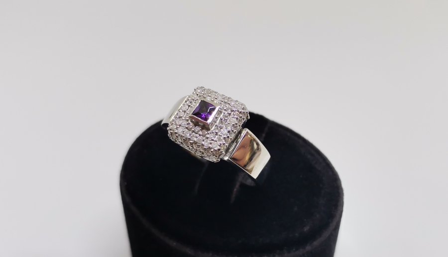 AMETİST VE PIRLANTA TAŞLI DÖRTGEN MODEL YÜZÜK