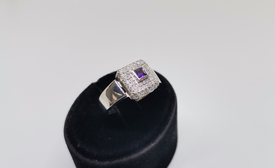 AMETİST VE PIRLANTA TAŞLI DÖRTGEN MODEL YÜZÜK