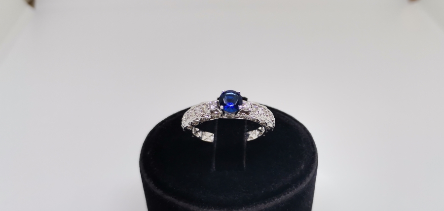 PIRLANTA VE SAFİR TAŞLI YARIM TAMTUR MODEL YÜZÜK