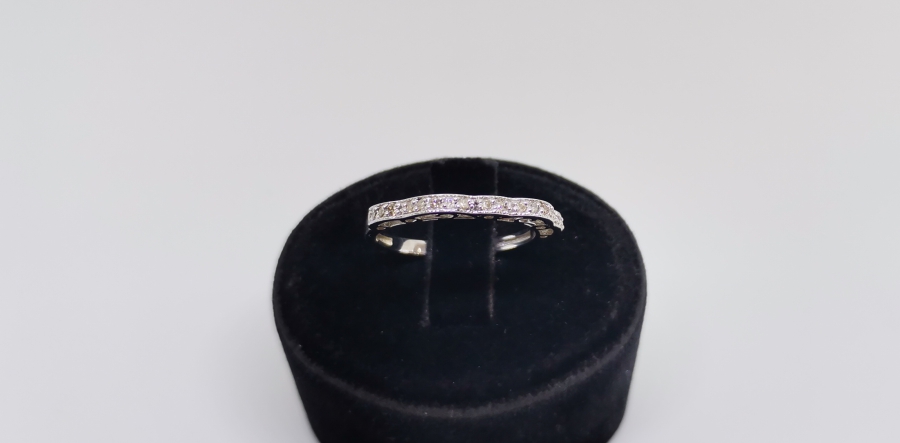 YARIM TAMTUR ALYANS MODEL PIRLANTA TAŞLI YÜZÜK