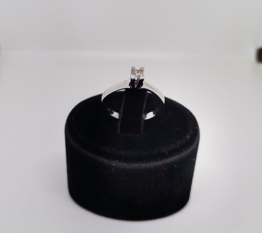 TEK TAŞ MODELİ PIRLANTA YÜZÜK