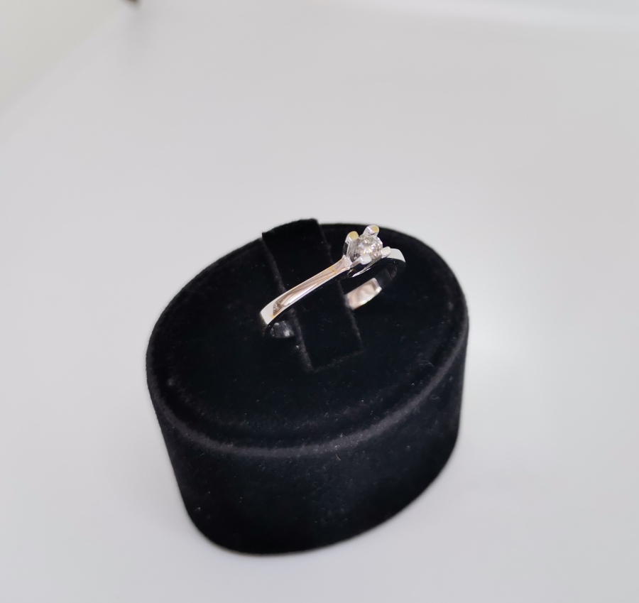 TEK TAŞ MODELİ PIRLANTA YÜZÜK