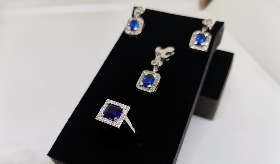 PIRLANTA VE SAFİR TAŞLI TAM TAKIM SET