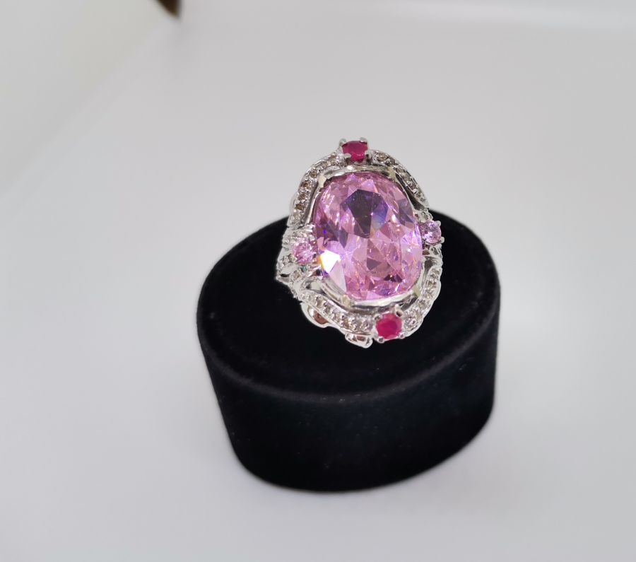 PIRLANTA VE PEMBE KUVARZ TAŞLI BÜYÜK BOY YÜZÜK