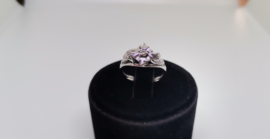 KAR TANESİ MODEL PIRLANTA YÜZÜK