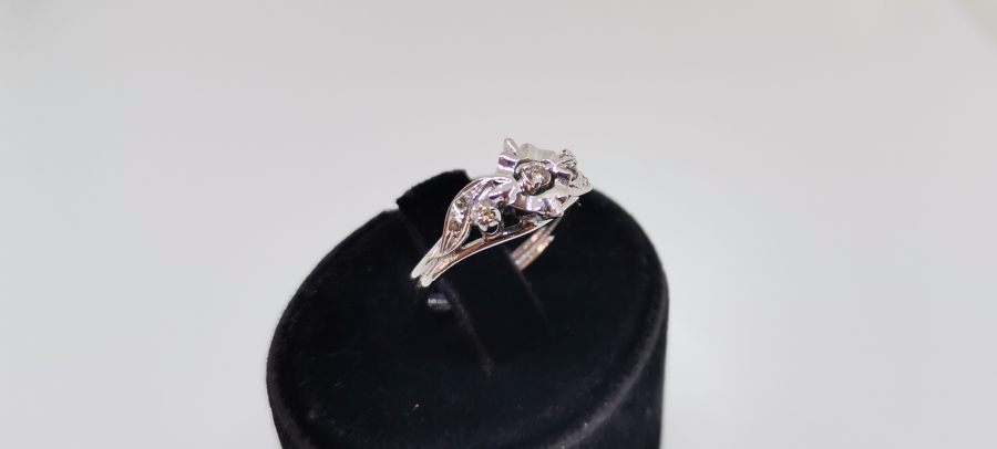 KAR TANESİ MODEL PIRLANTA YÜZÜK