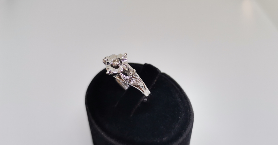 KAR TANESİ MODEL PIRLANTA YÜZÜK