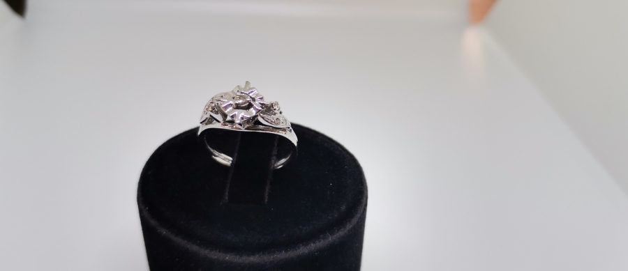 KAR TANESİ MODEL PIRLANTA YÜZÜK