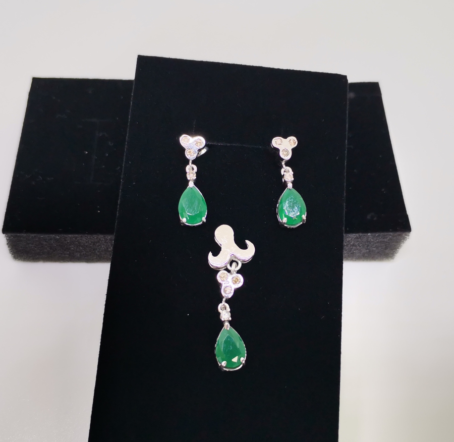 ZÜMRÜT VE PIRLANTA TAŞLI KOLYE KÜPE TAKIMI