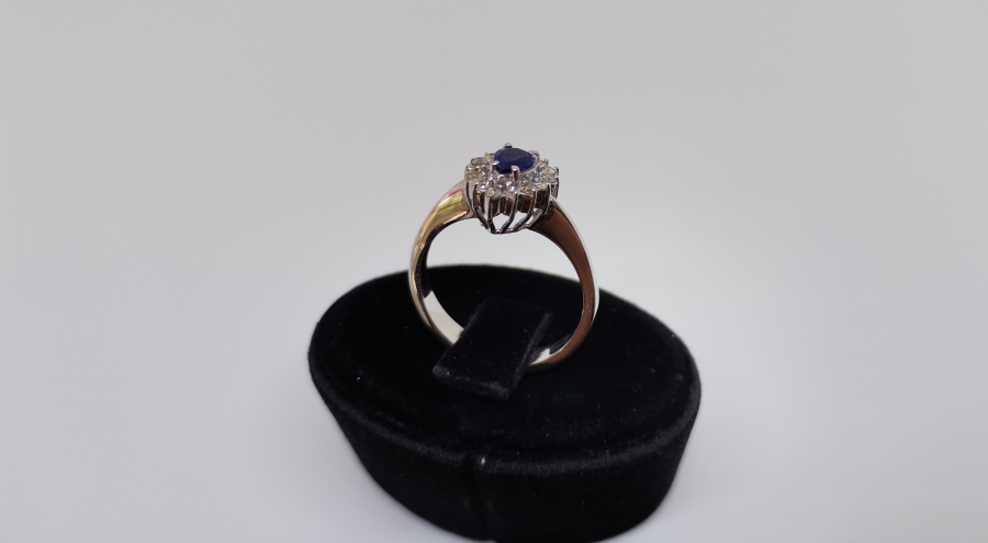 SAFİR VE PIRLANTA TAŞLI DAMLA MODELİ YÜZÜK