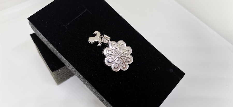 GÜNEŞ MODEL GARNET VE PIRLANTA TAŞLI KOLYE UCU