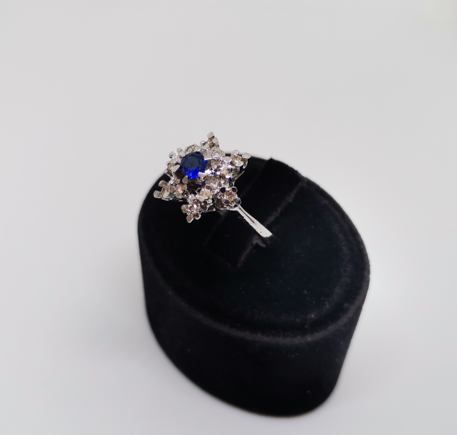 SAFİR VE PIRLANTA TAŞLI YILDIZ MODELİ YÜZÜK