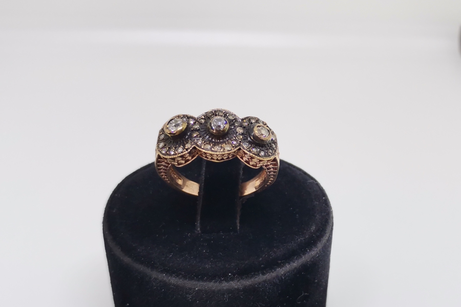 ÜÇTAŞ MODEL DİVANHANE ÇİVİSİ YÜZÜĞÜ