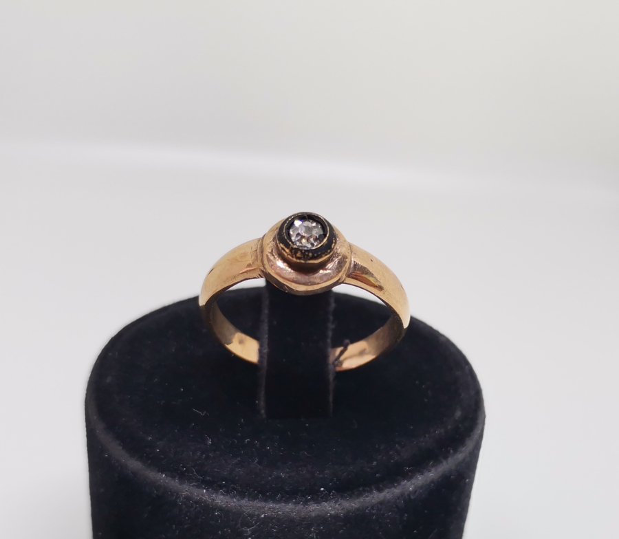 ELMAS TAŞLI TEKTAŞ MODEL YÜZÜK