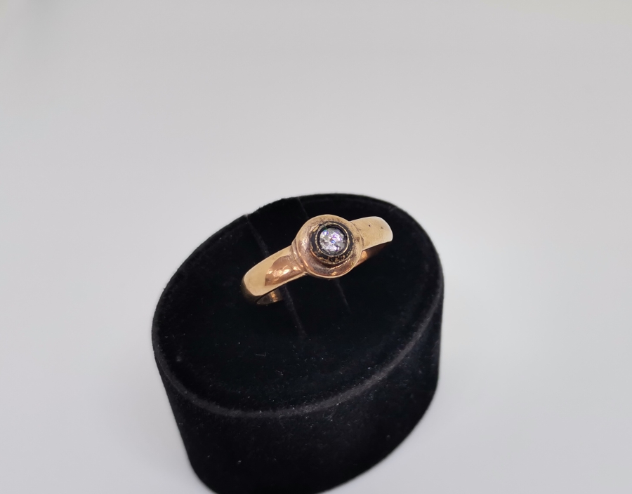 ELMAS TAŞLI TEKTAŞ MODEL YÜZÜK