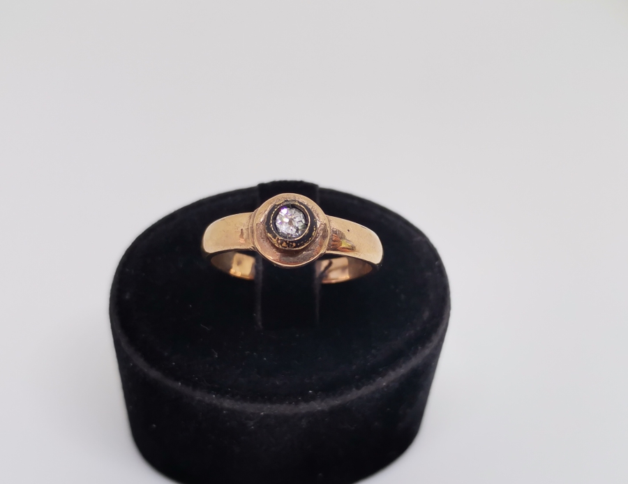 ELMAS TAŞLI TEKTAŞ MODEL YÜZÜK