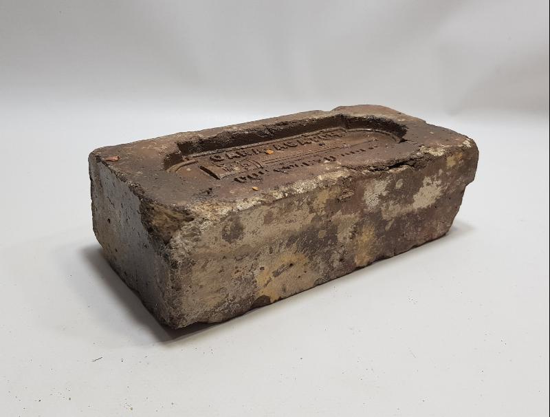 "CONSTANTİNOPLE" YAZILI TUĞLA