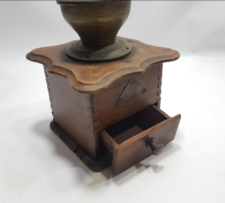 OSMANLI DÖNEMİ AHŞAP KAHVE DEĞİRMENİ