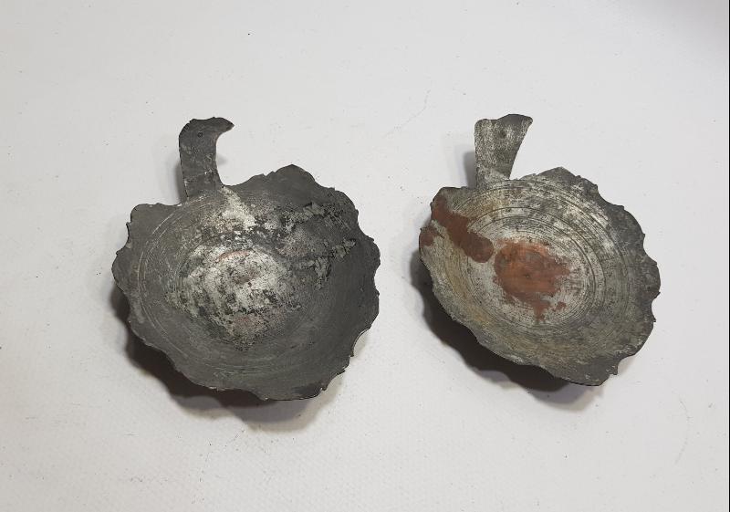 OSMANLI DÖNEMİ BAKIRDAN MAMUL KUŞ FORMLU BİR ÇİFT ÇEREZLİK