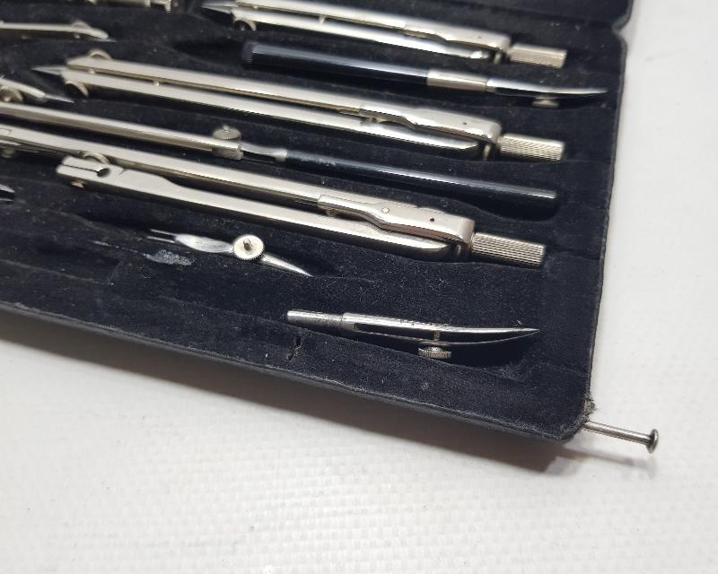 KUTUSUNDA ANTİKA PERGEL SETİ