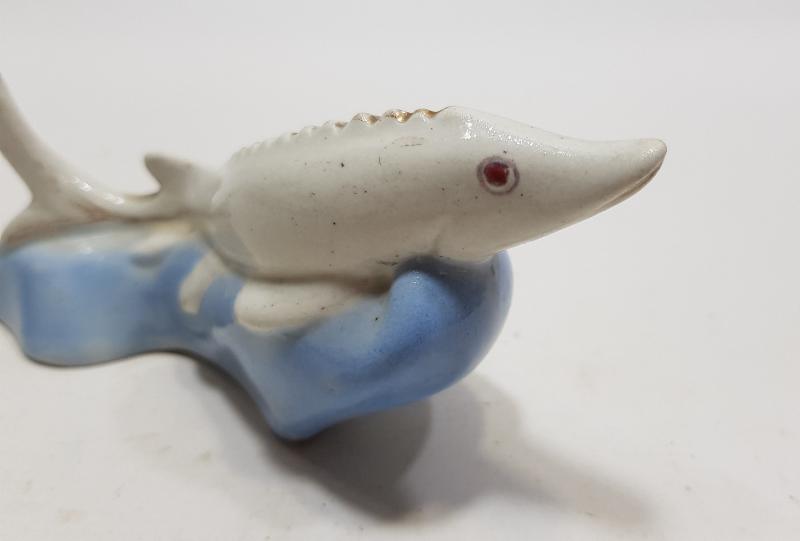 ANTİKA MERSİN BALIĞI FORMLU PORSELEN BİBLO