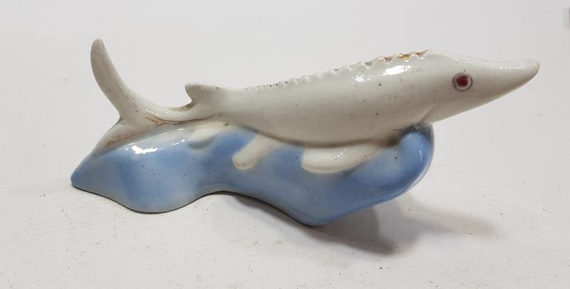 ANTİKA MERSİN BALIĞI FORMLU PORSELEN BİBLO