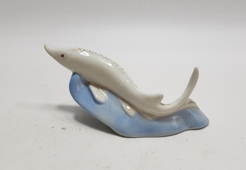 ANTİKA MERSİN BALIĞI FORMLU PORSELEN BİBLO