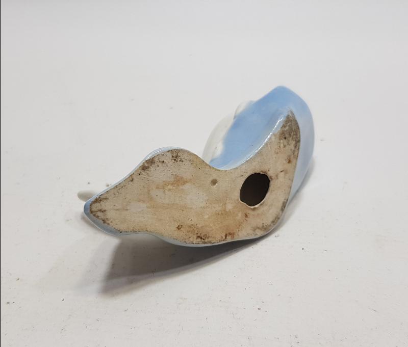 ANTİKA MERSİN BALIĞI FORMLU PORSELEN BİBLO