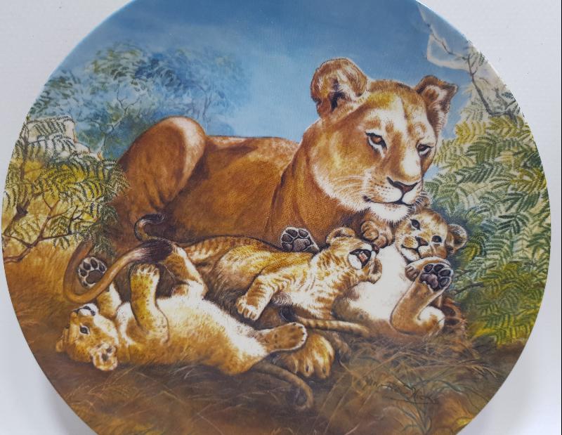 ASLAN GÖRSELLİ PORSELEN TABAK