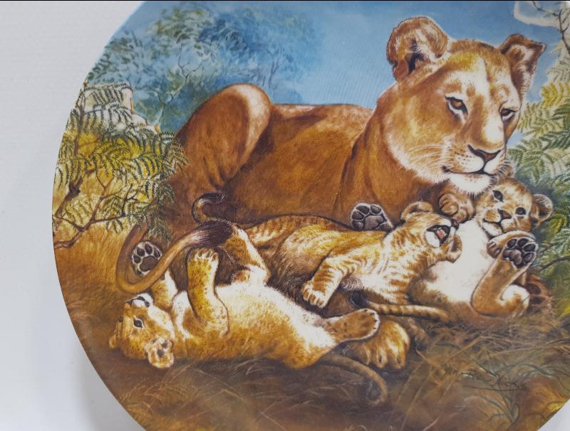 ASLAN GÖRSELLİ PORSELEN TABAK