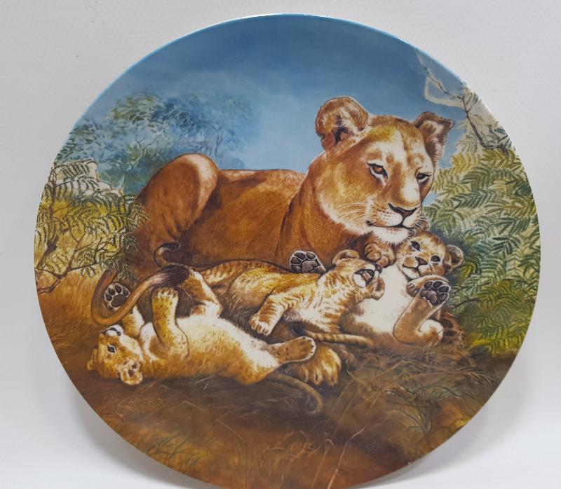 ASLAN GÖRSELLİ PORSELEN TABAK