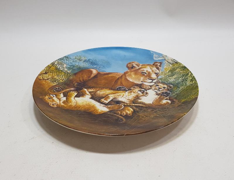 ASLAN GÖRSELLİ PORSELEN TABAK